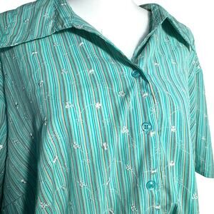 MAGGIE BARNES NEW 4x blue stripe floral embroidered button up short sleeve shirt